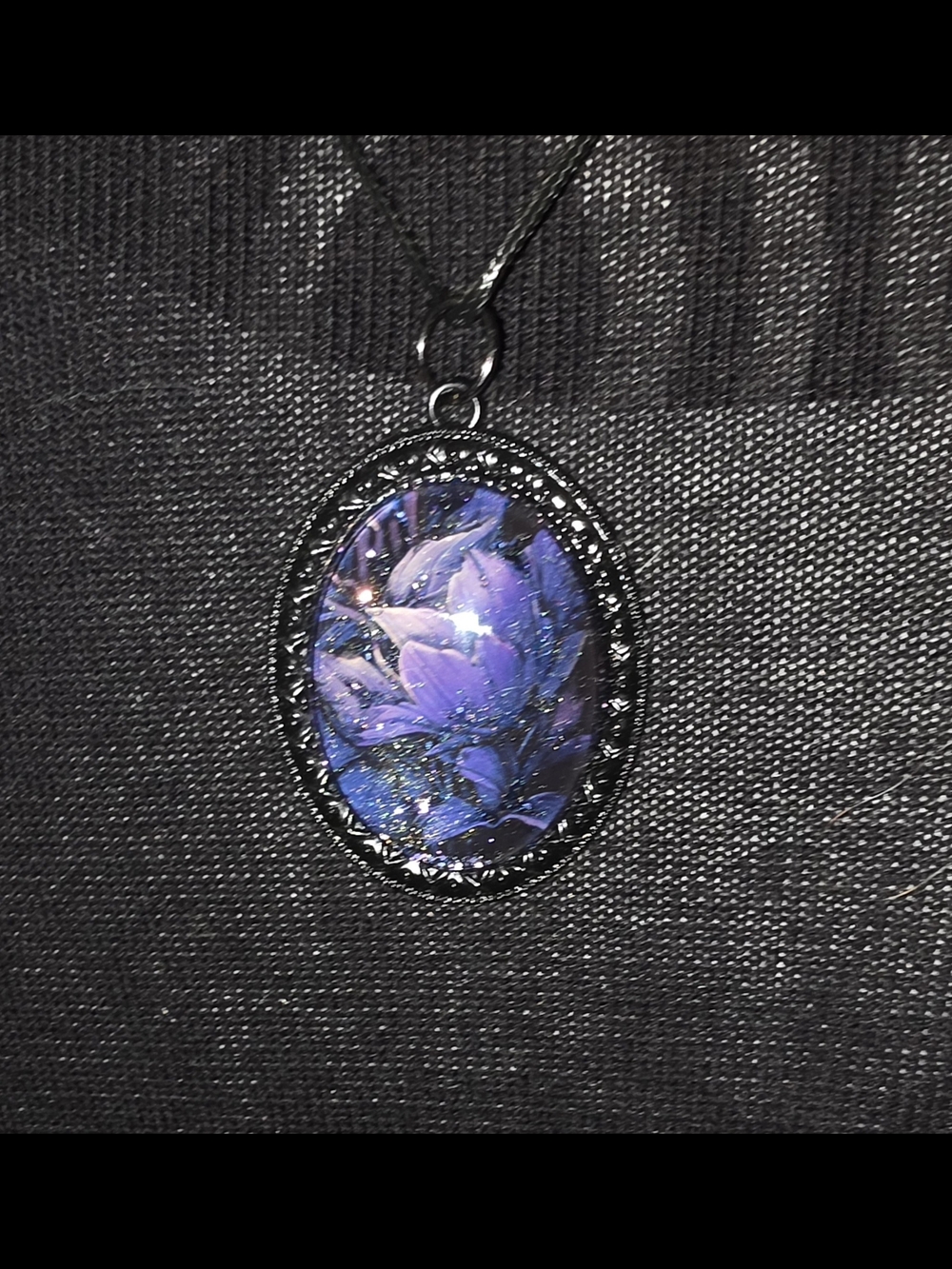 Vintage-Inspired Purple Floral Oval Pendant Necklace
